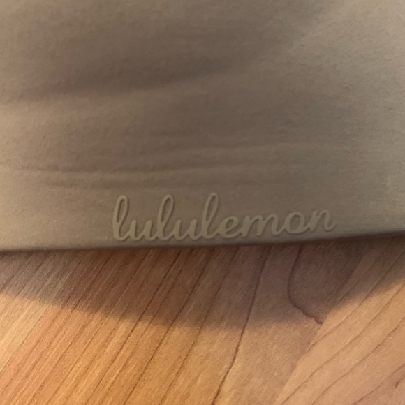 lululemon Hold True Seamless Bra in Size 32D - Tan NWOT - Picture 7 of 9